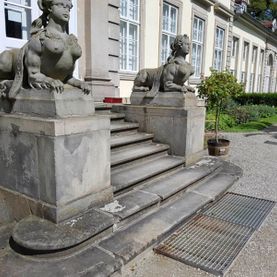 Natursteinbetrieb NRH - Hannover - Wilhelm Busch Museum Treppenansatz